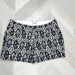Old Navy Black and White Women's 100 % Cotton  Shorts, Side 6